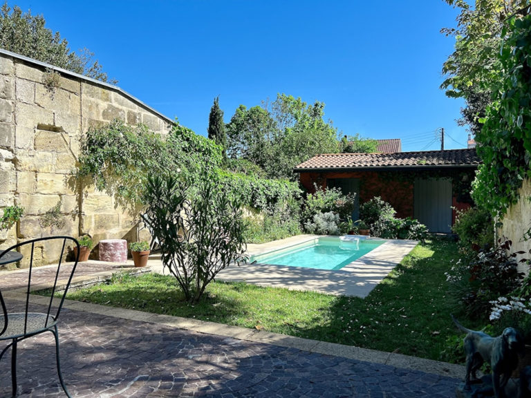MAISON FAMILIALE JARDIN PISCINE PROCHE BARRIERE SAINT GENES - TALENCE