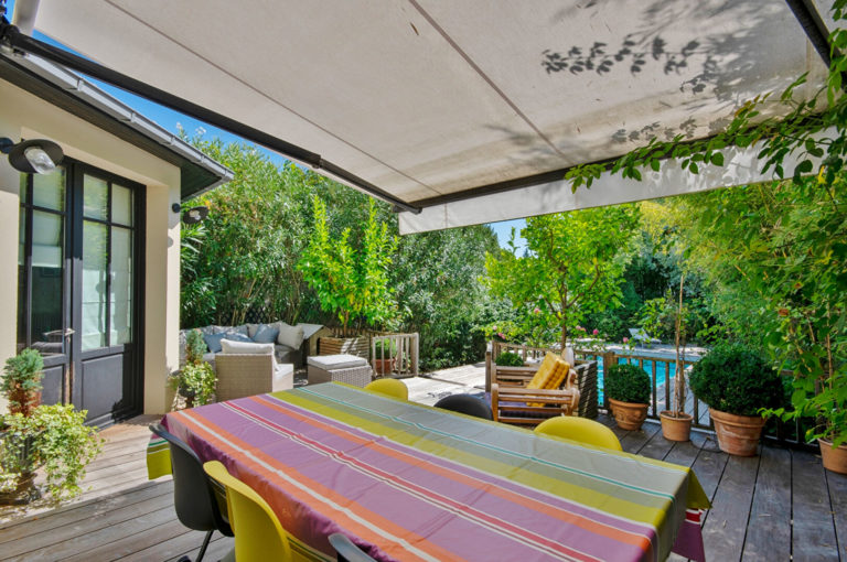 SUPERBE MAISON FAMILIALE 330 m2 - 8 PIECES - PARC BORDELAIS GARAGE JARDIN PISCINE  EXCLUSIVITE