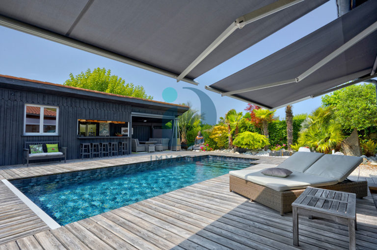 MAISON FAMILIALE DE PLAIN PIED PISCINE GARAGE TERRASSES JARDIN EXOTIQUE MARTIGNAS SUR JALLE