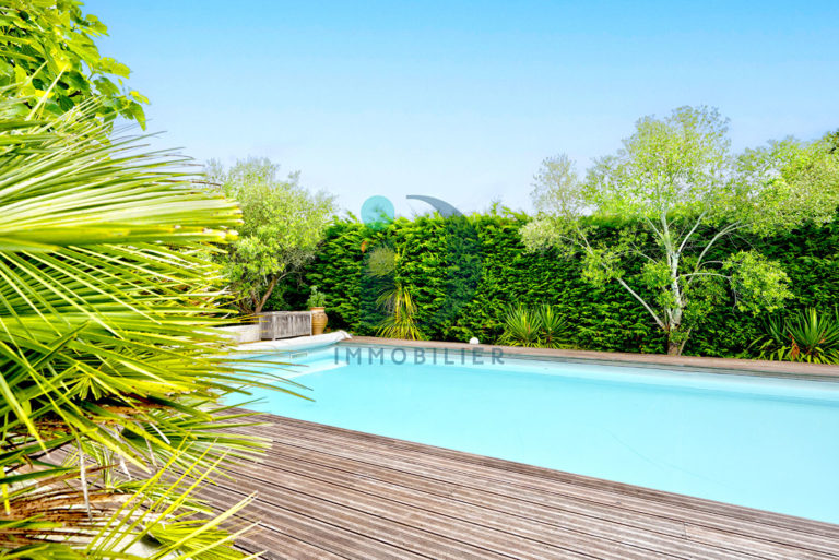 Maison contemporaine familiale 188 m2 avec piscine
