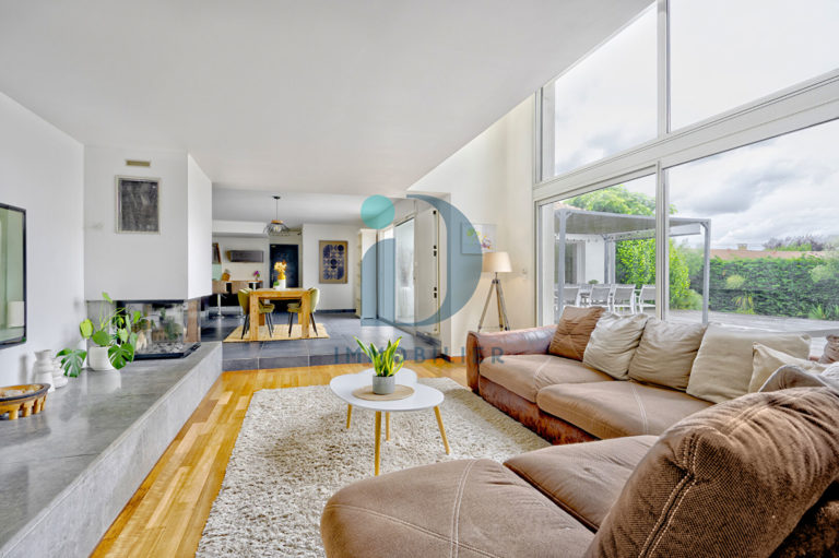 TRESSES Maison d'architecte 188 m2 avec piscine