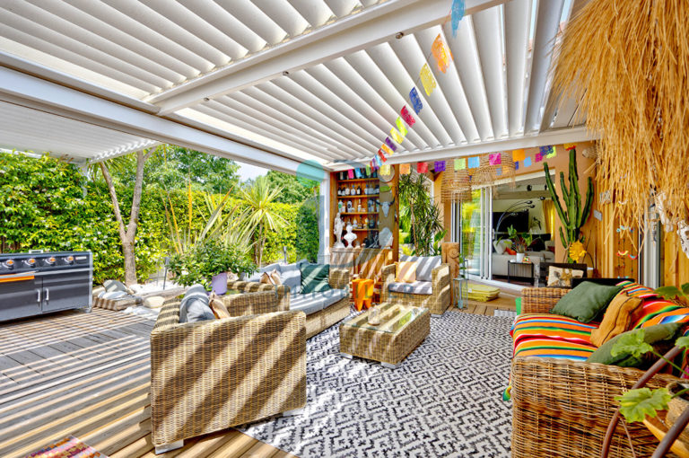 MARTIGNAS SUR JALLE  MAISON COUP DE COEUR PISCINE GARAGE DOUBLE  TERRASSES JARDIN EXOTIQUE