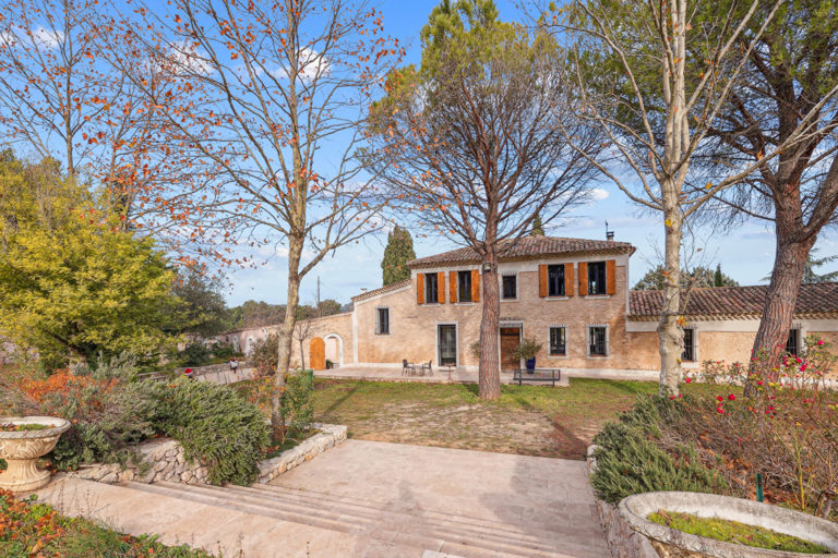 MAS D EXCEPTION DU XVIIième siècle aux portes d'Aix en Provence