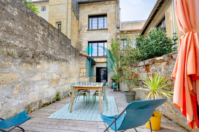 CENTRE DE LIBOURNE Maison familiale d'exception 3 / 4 chambres