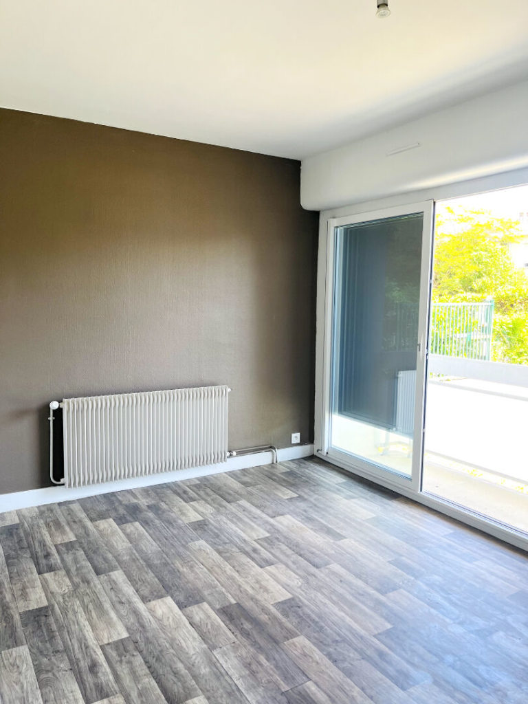 Studio - Talence proche universités avec balcon et parking